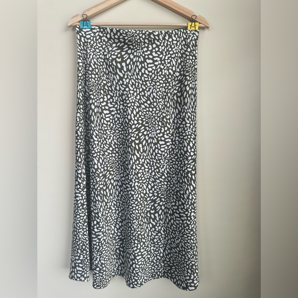 Loft Midi Fowy Skirt